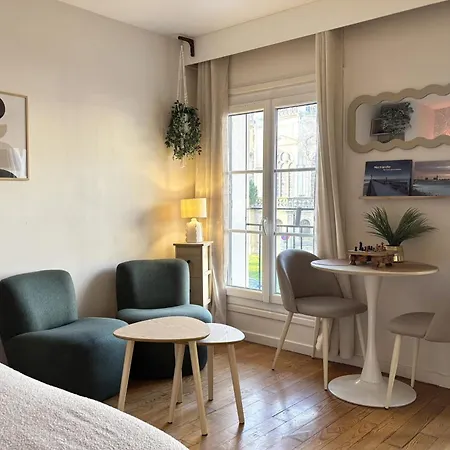 Le Nid De Notre-dame - Parking